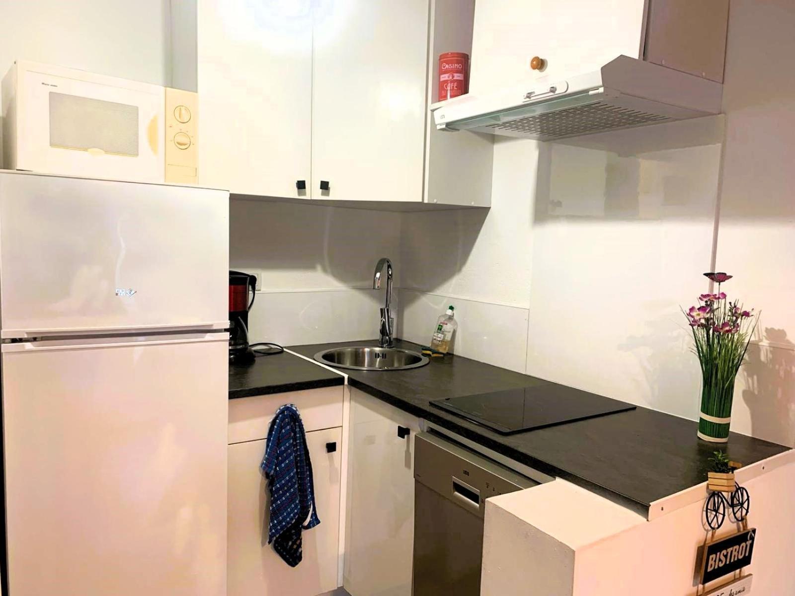 Reve D'Azur En Bord De Mer A La Nartelle Avec Piscine Dans La Residence, Terrasse, Bbq, 2 Chambres 2 Sdb Logement De 35M2 Draps Inclus Sainte-Maxime Dış mekan fotoğraf