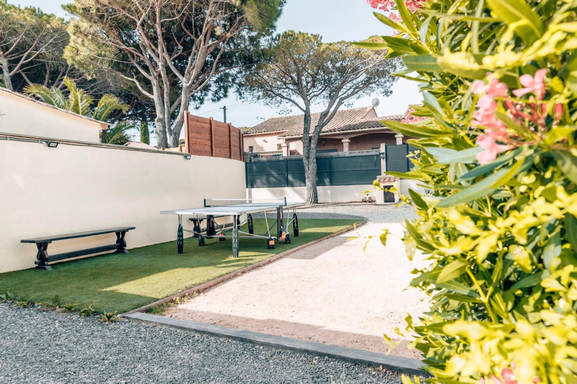 Reve D'Azur En Bord De Mer A La Nartelle Avec Piscine Dans La Residence, Terrasse, Bbq, 2 Chambres 2 Sdb Logement De 35M2 Draps Inclus Sainte-Maxime Dış mekan fotoğraf