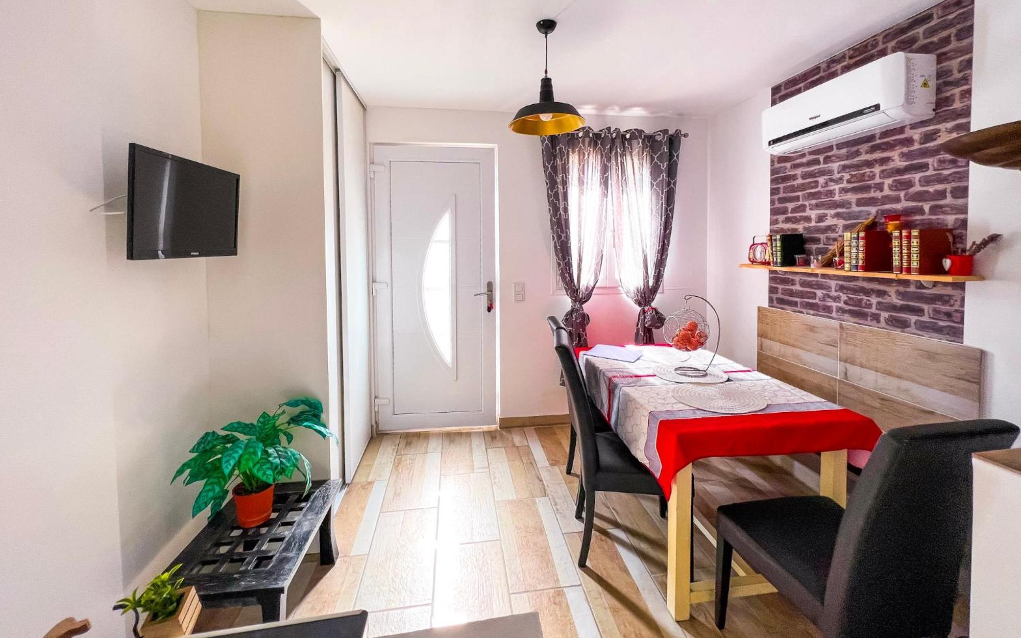 Reve D'Azur En Bord De Mer A La Nartelle Avec Piscine Dans La Residence, Terrasse, Bbq, 2 Chambres 2 Sdb Logement De 35M2 Draps Inclus Sainte-Maxime Dış mekan fotoğraf